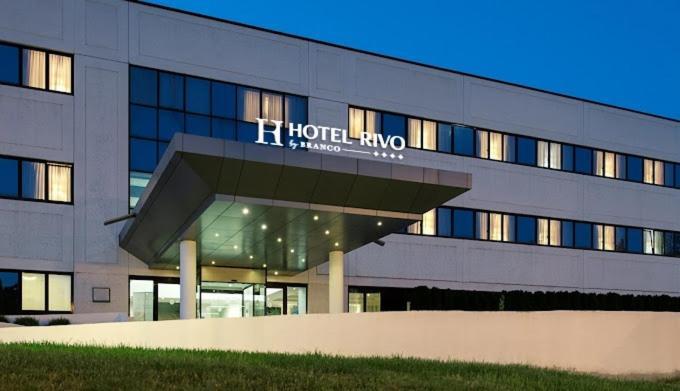 Hotel Rivo Тимишоара Экстерьер фото