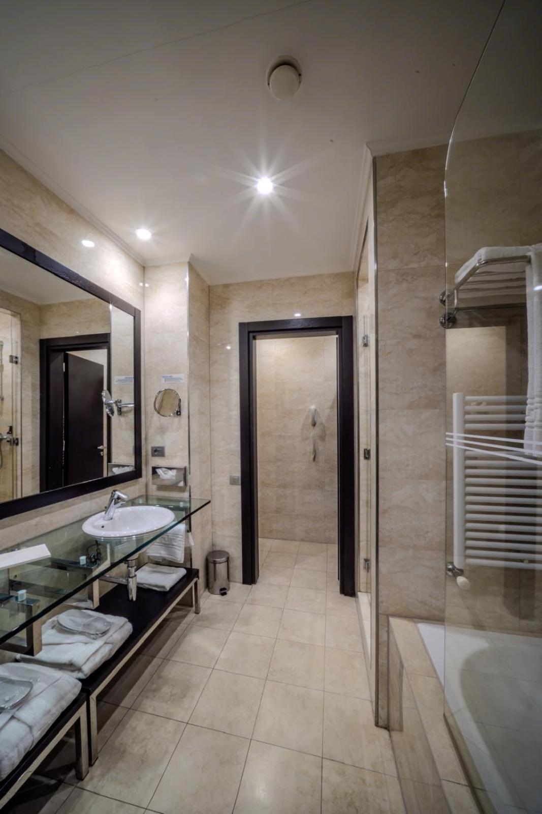 Hotel Rivo Тимишоара Экстерьер фото