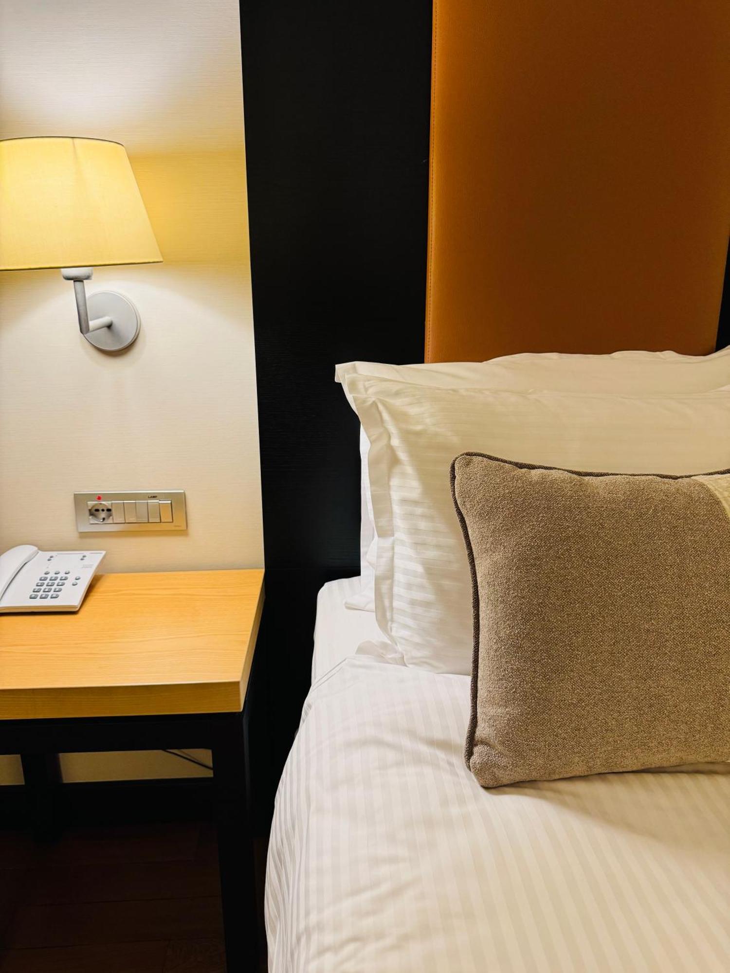 Hotel Rivo Тимишоара Экстерьер фото