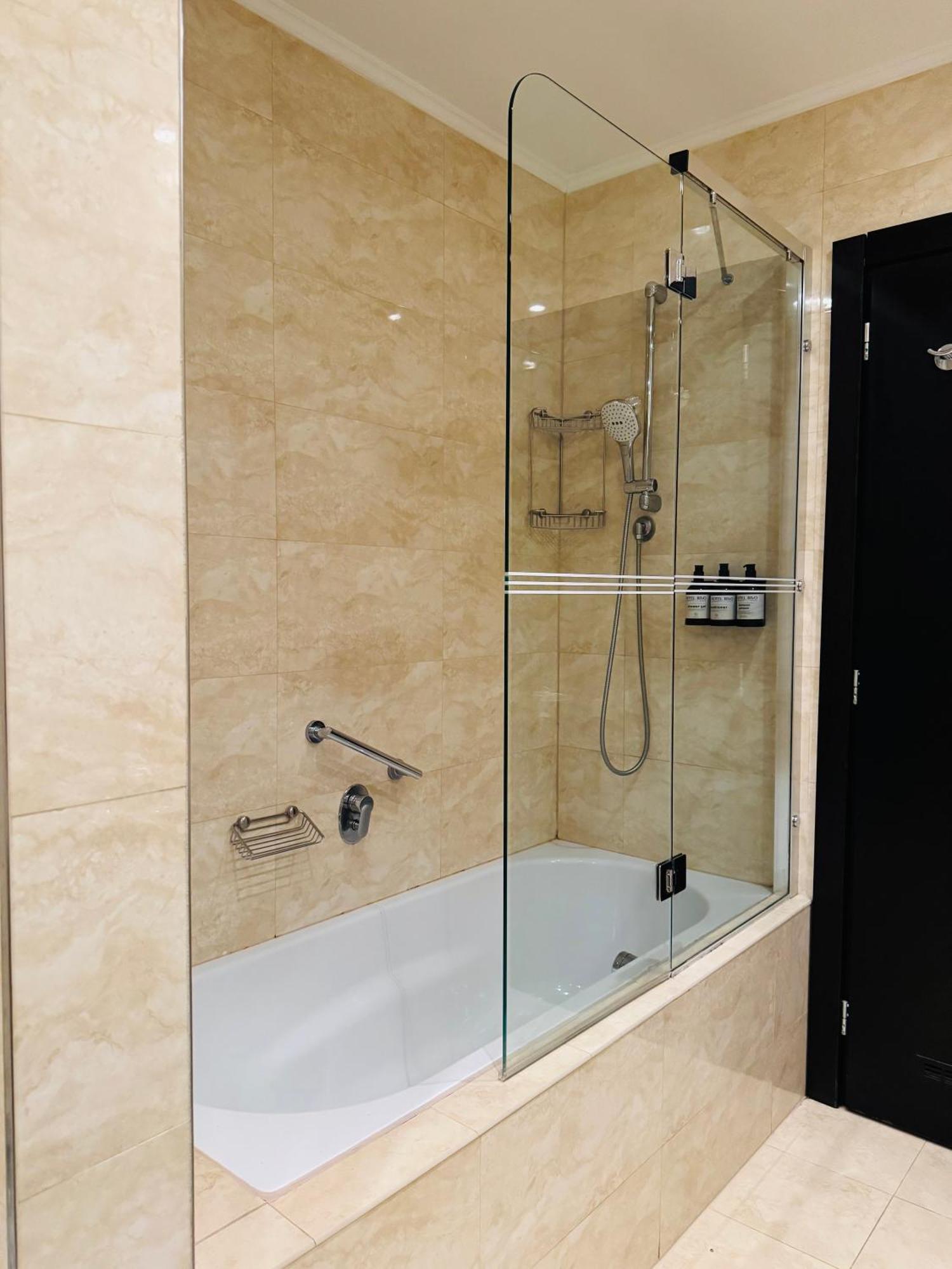 Hotel Rivo Тимишоара Экстерьер фото