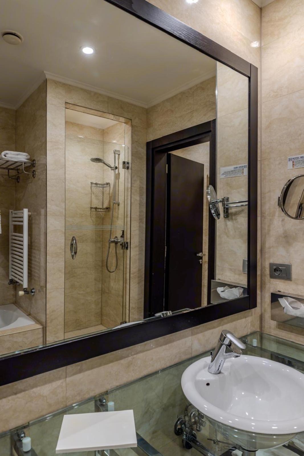 Hotel Rivo Тимишоара Экстерьер фото