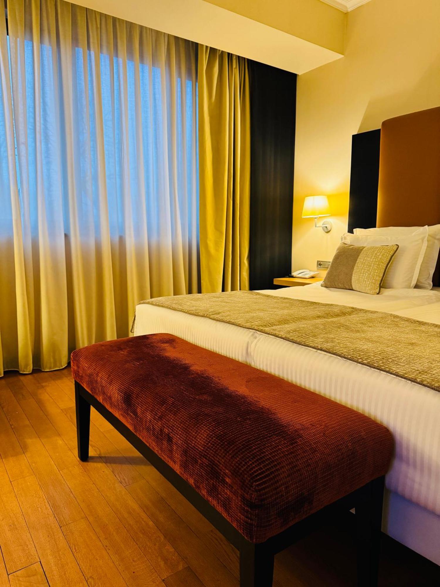 Hotel Rivo Тимишоара Экстерьер фото